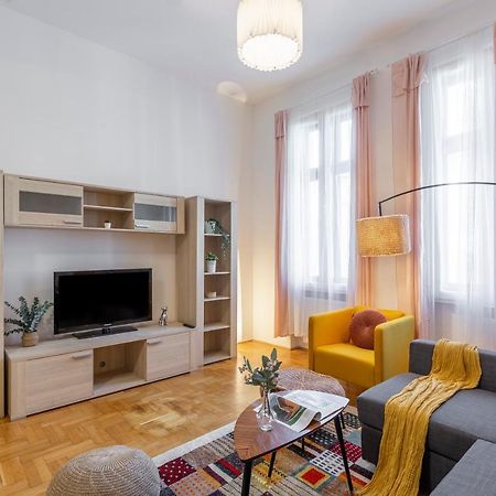 Cozy Home By Bella In The Heart Of 布达佩斯 外观 照片