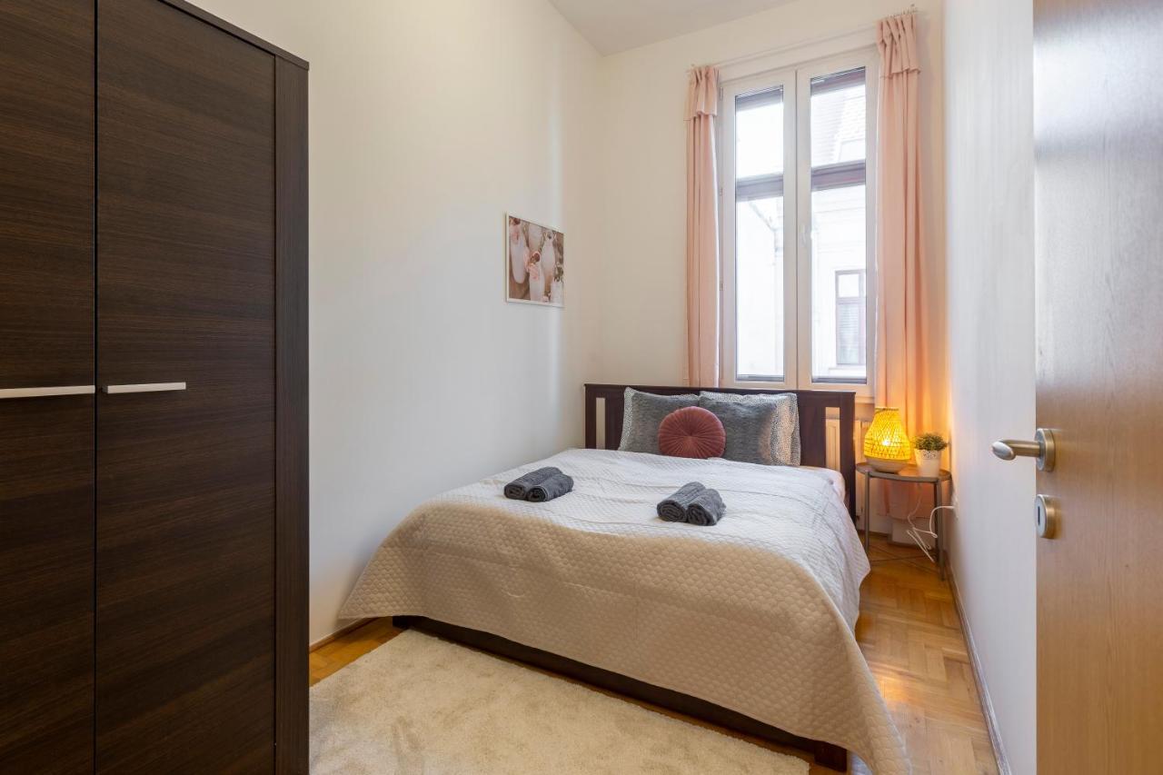 Cozy Home By Bella In The Heart Of 布达佩斯 外观 照片