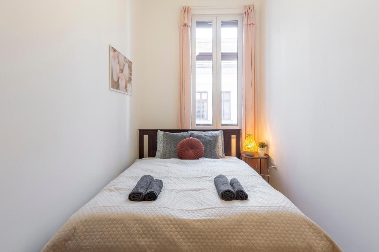 Cozy Home By Bella In The Heart Of 布达佩斯 外观 照片